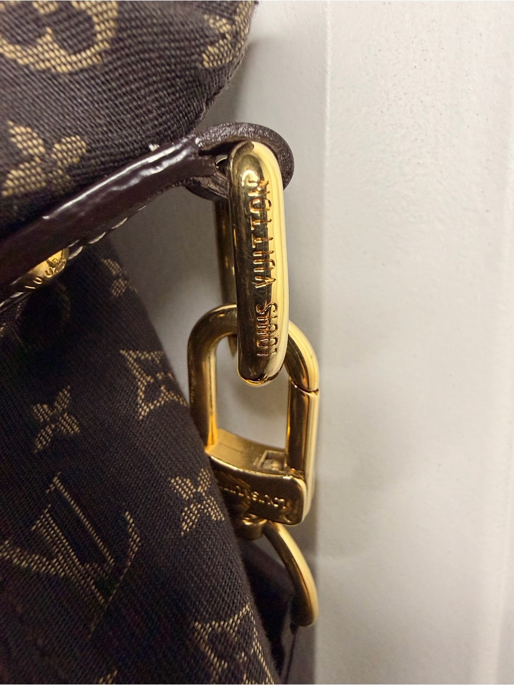 Louis Vuitton Monogram Canvas Shoulder Bag in Dark Brown and Black - Picture 3 of 15